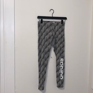 *MAKE AN OFFER* Adidas Leggings